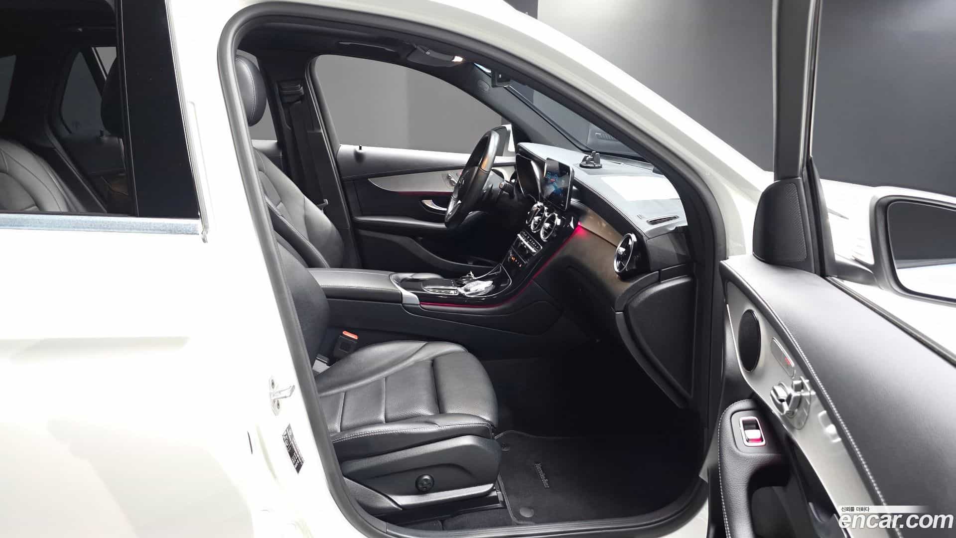 GLC-Class Mercedes-Benz 2021.4-OPTION-016