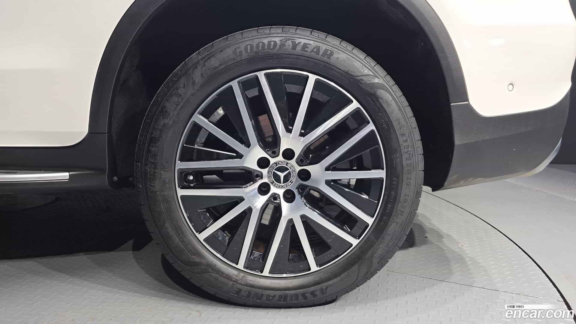 GLC-Class Mercedes-Benz 2021.4-OUTER-031