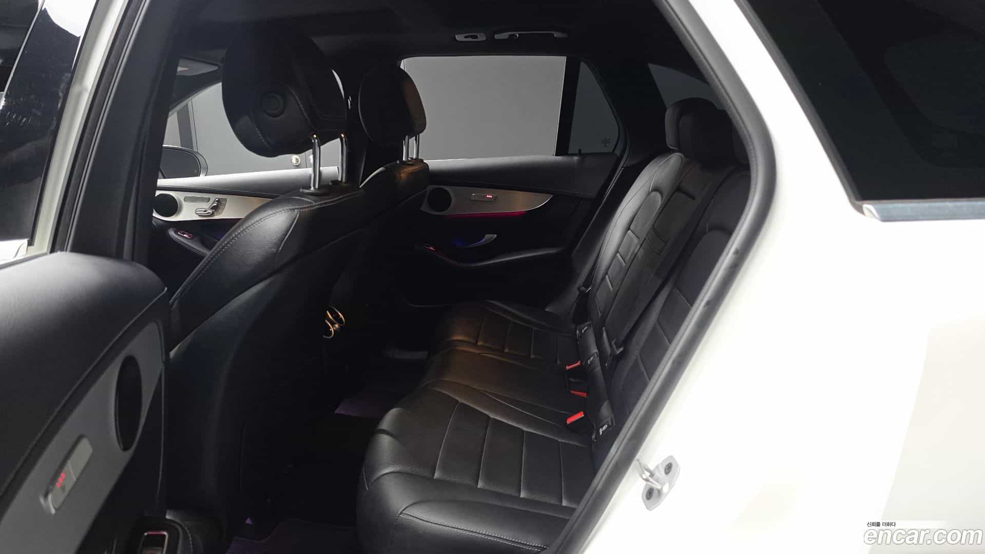 GLC-Class Mercedes-Benz 2021.4-INNER-036