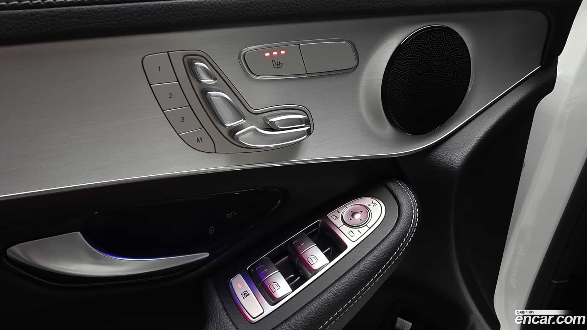 GLC-Class Mercedes-Benz 2021.4-OPTION-046
