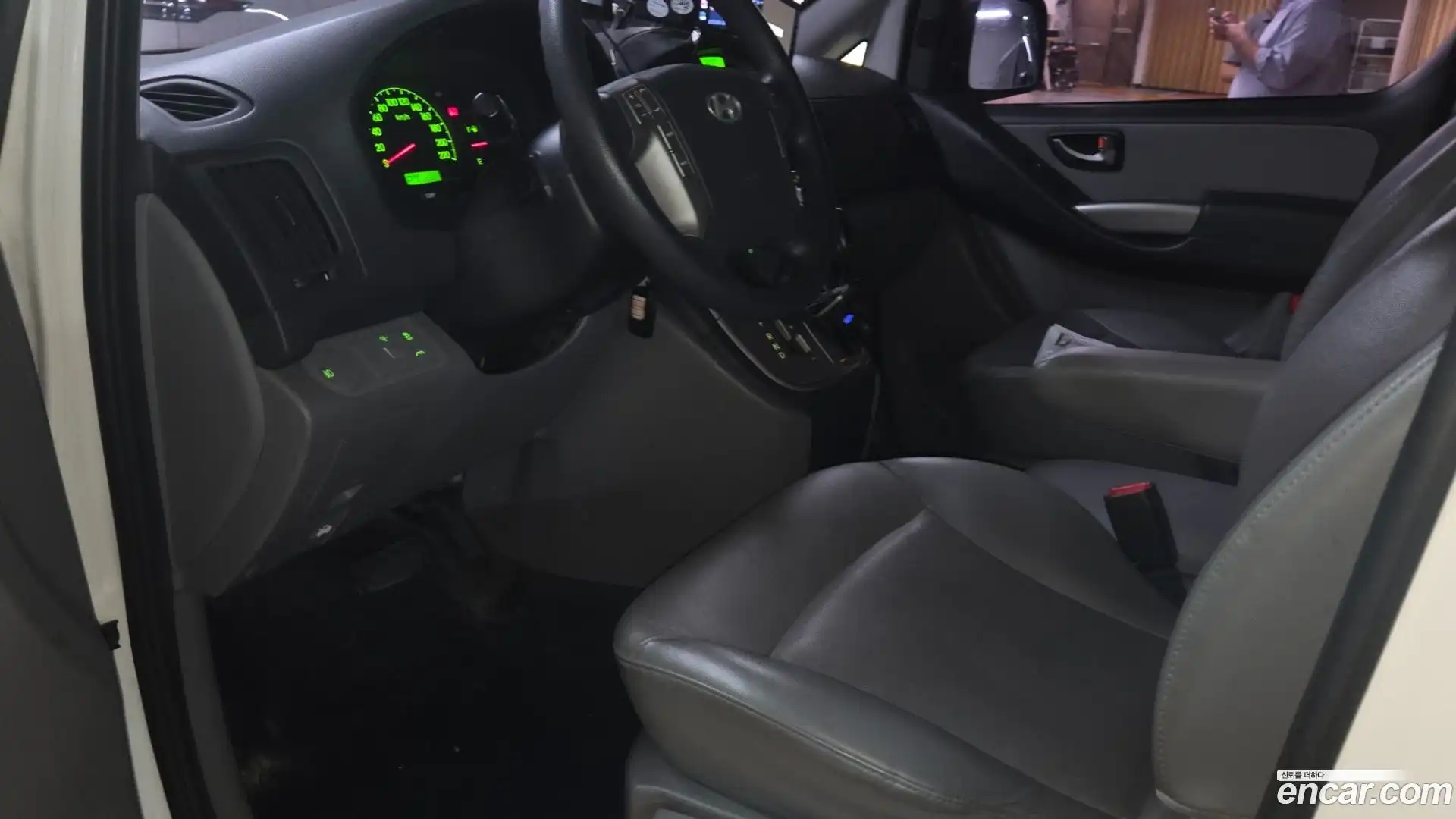 Starex Hyundai 2015.6-OPTION-017