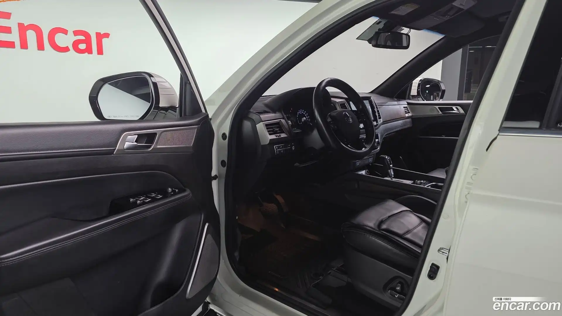 Rexton KG Mobility 2018.6-INNER-010