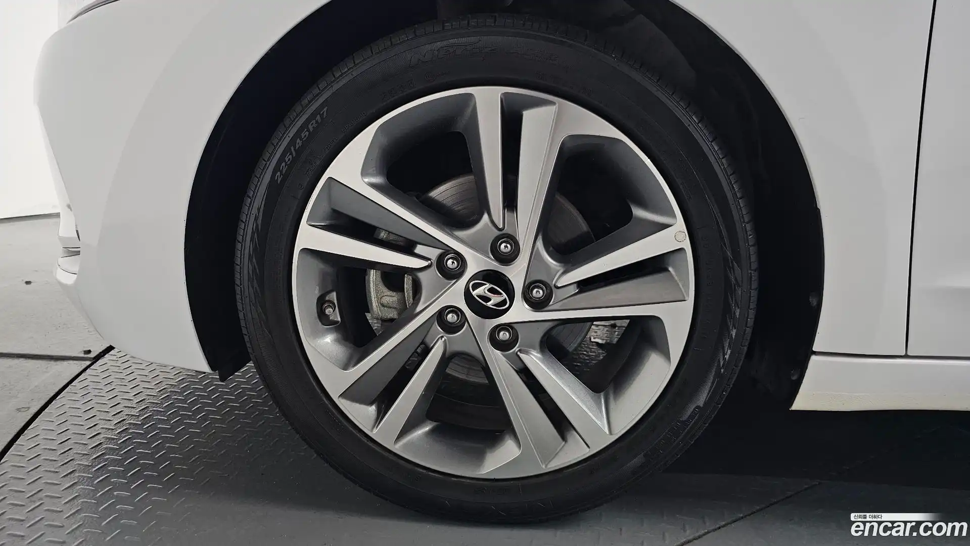 AVANTE Hyundai 2016.10-OUTER-005