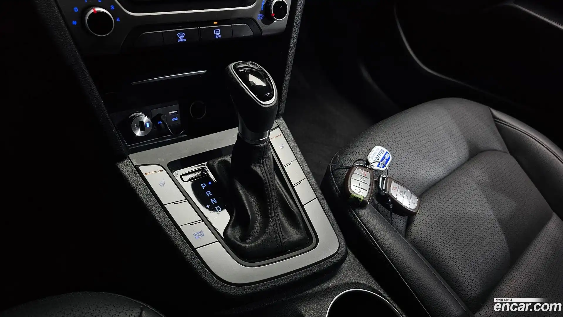 AVANTE Hyundai 2016.10-INNER-009