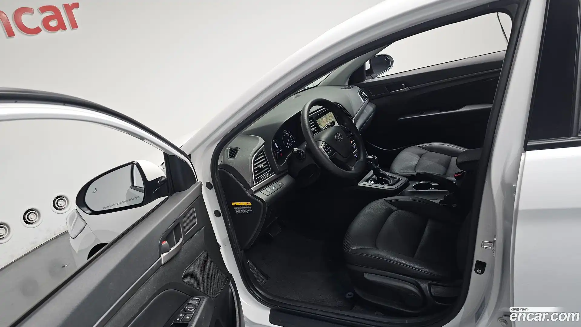 AVANTE Hyundai 2016.10-INNER-010