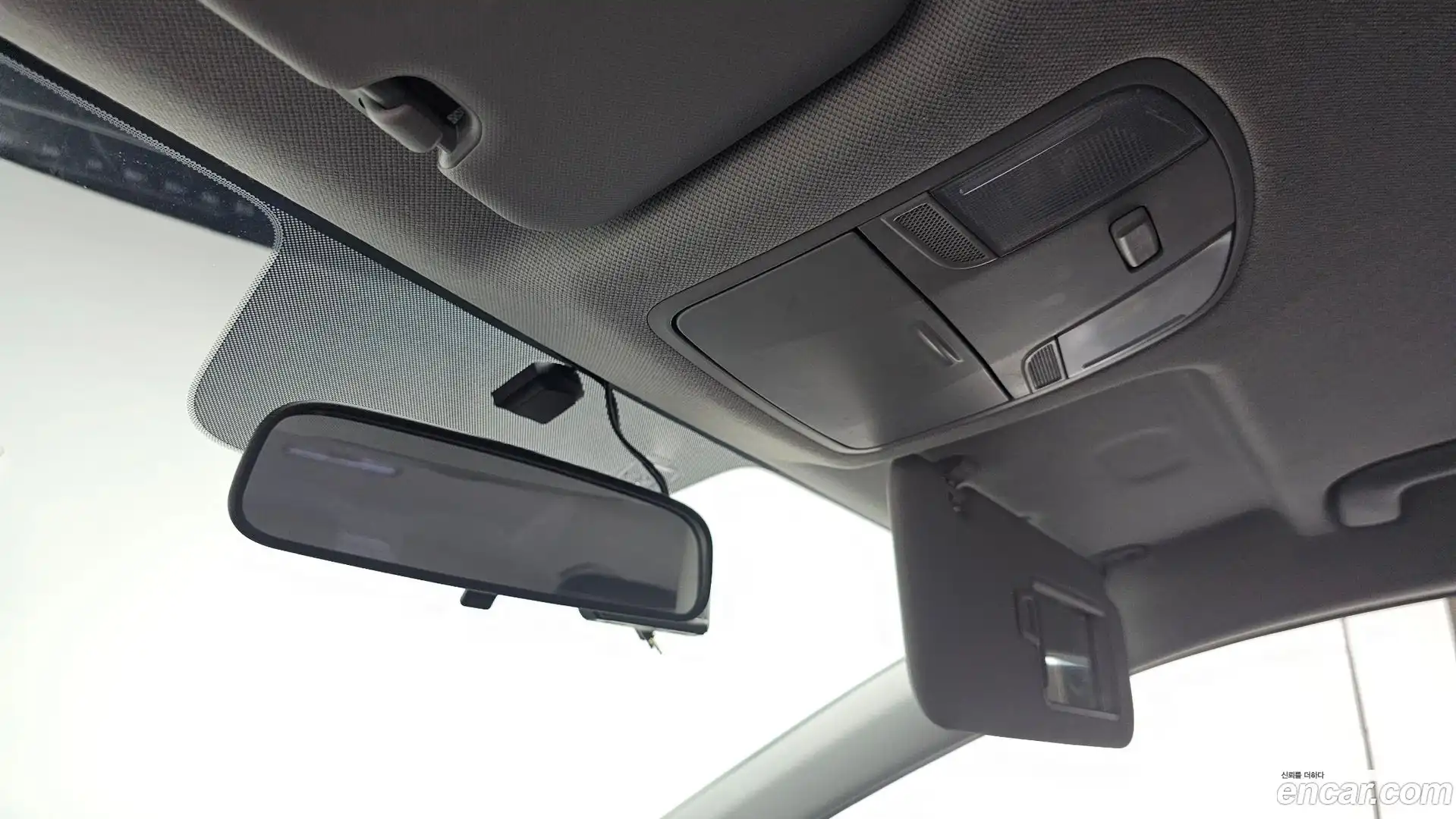 AVANTE Hyundai 2016.10-OPTION-022