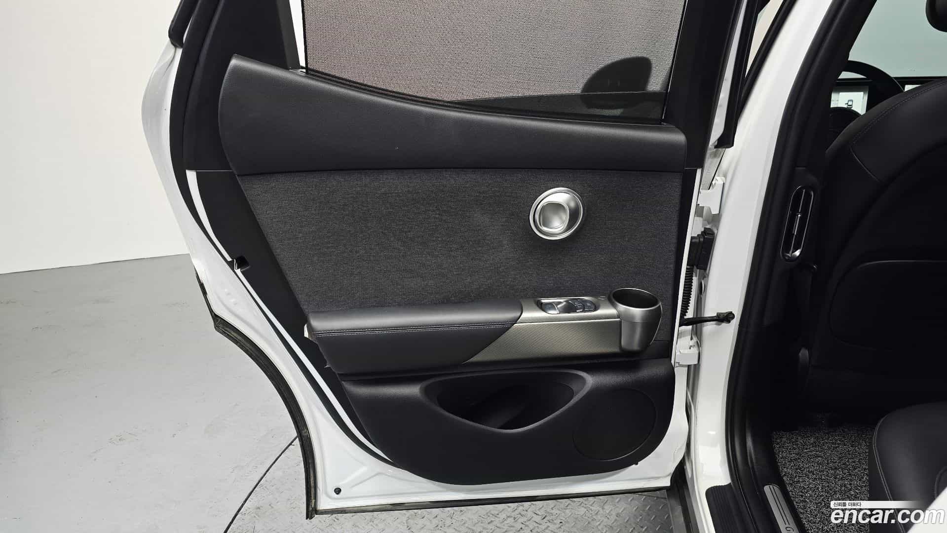 GV60 Genesis 2022.3-INNER-035