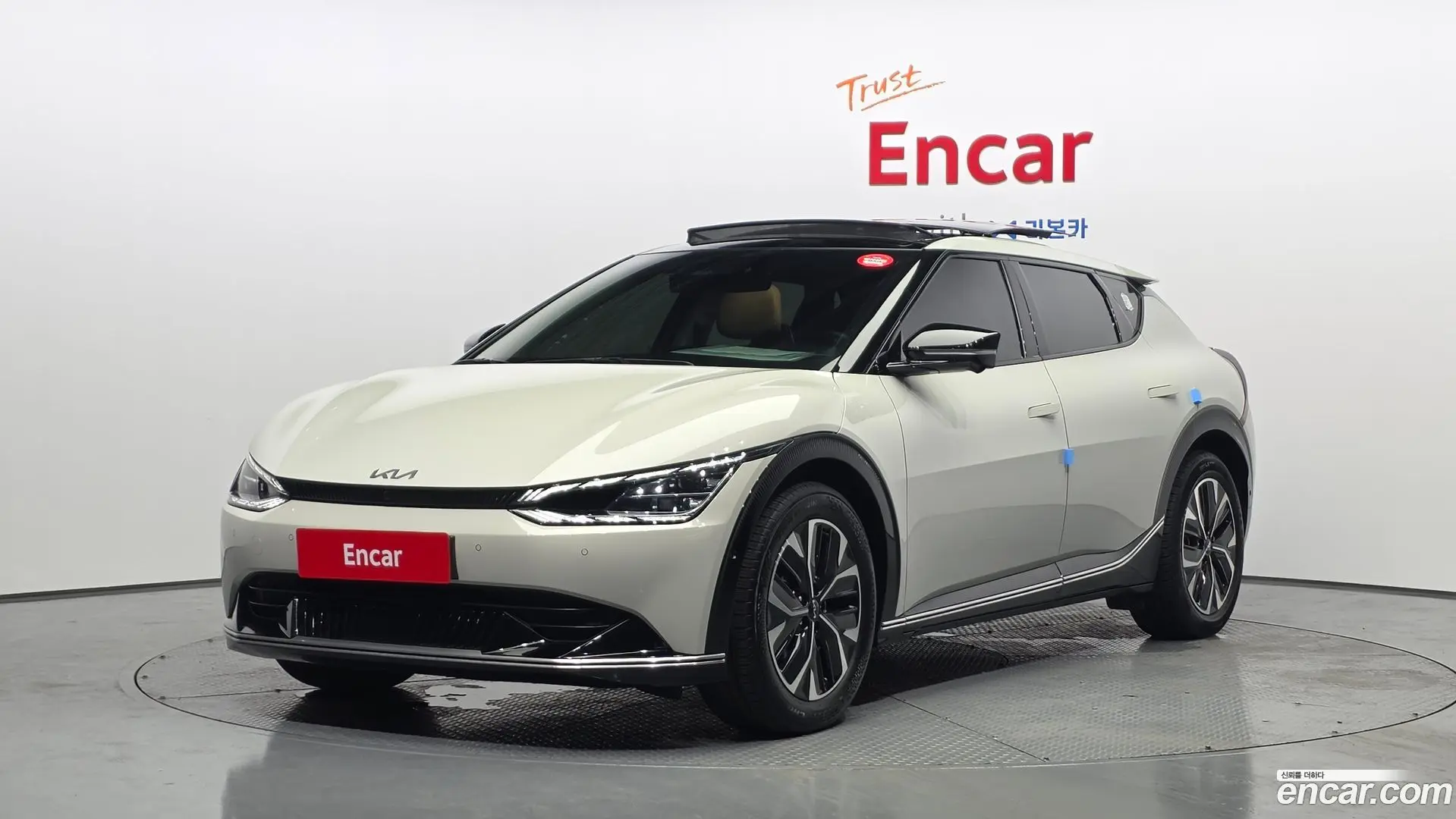 Main__Slider__Photo:EV6 Kia 2023.9-0