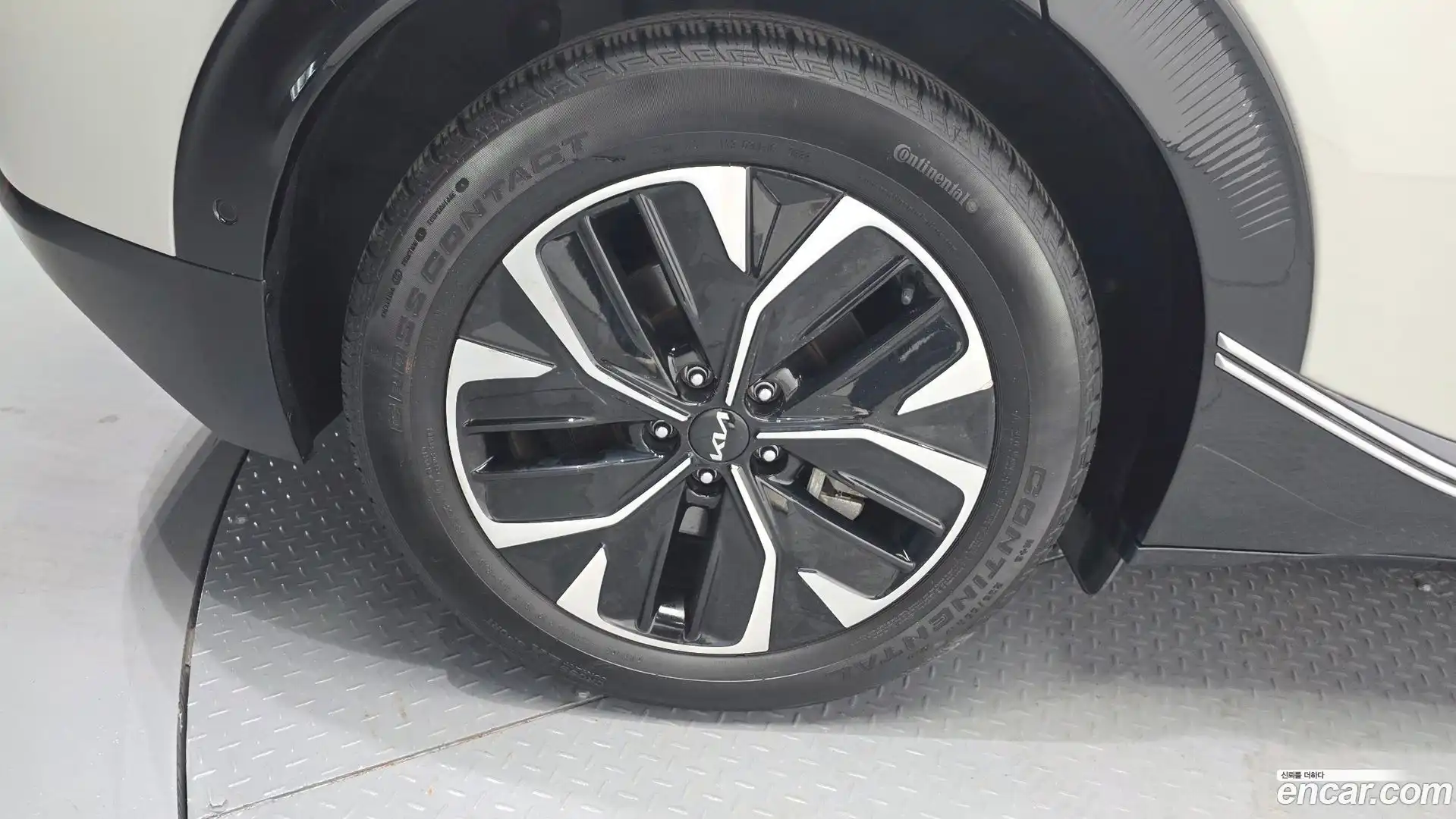 EV6 Kia 2023.9-OUTER-005