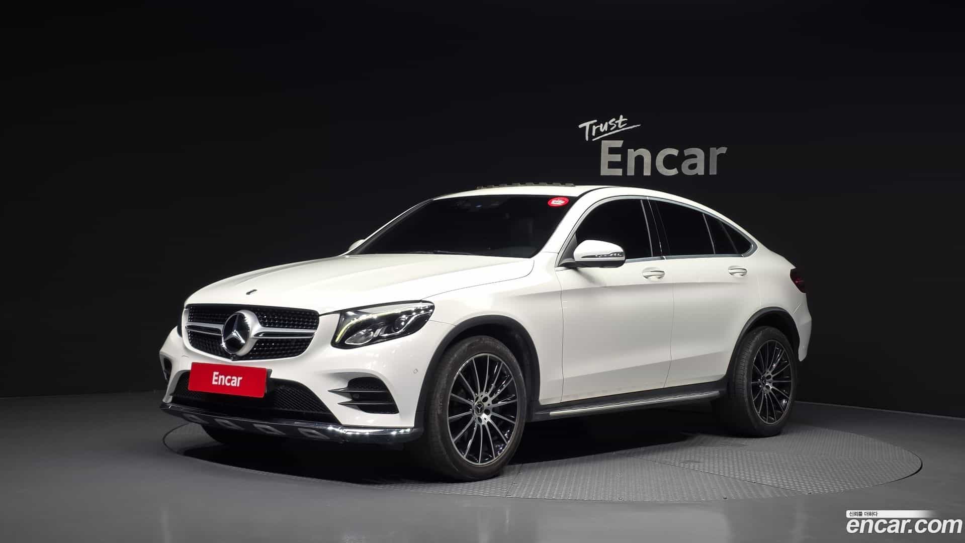 GLC-Class Mercedes-Benz 2017.10-OUTER-001