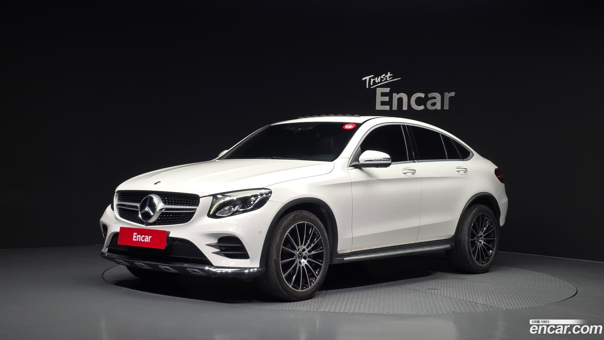 Main__Slider__Photo:GLC-Class Mercedes-Benz 2017.10-0