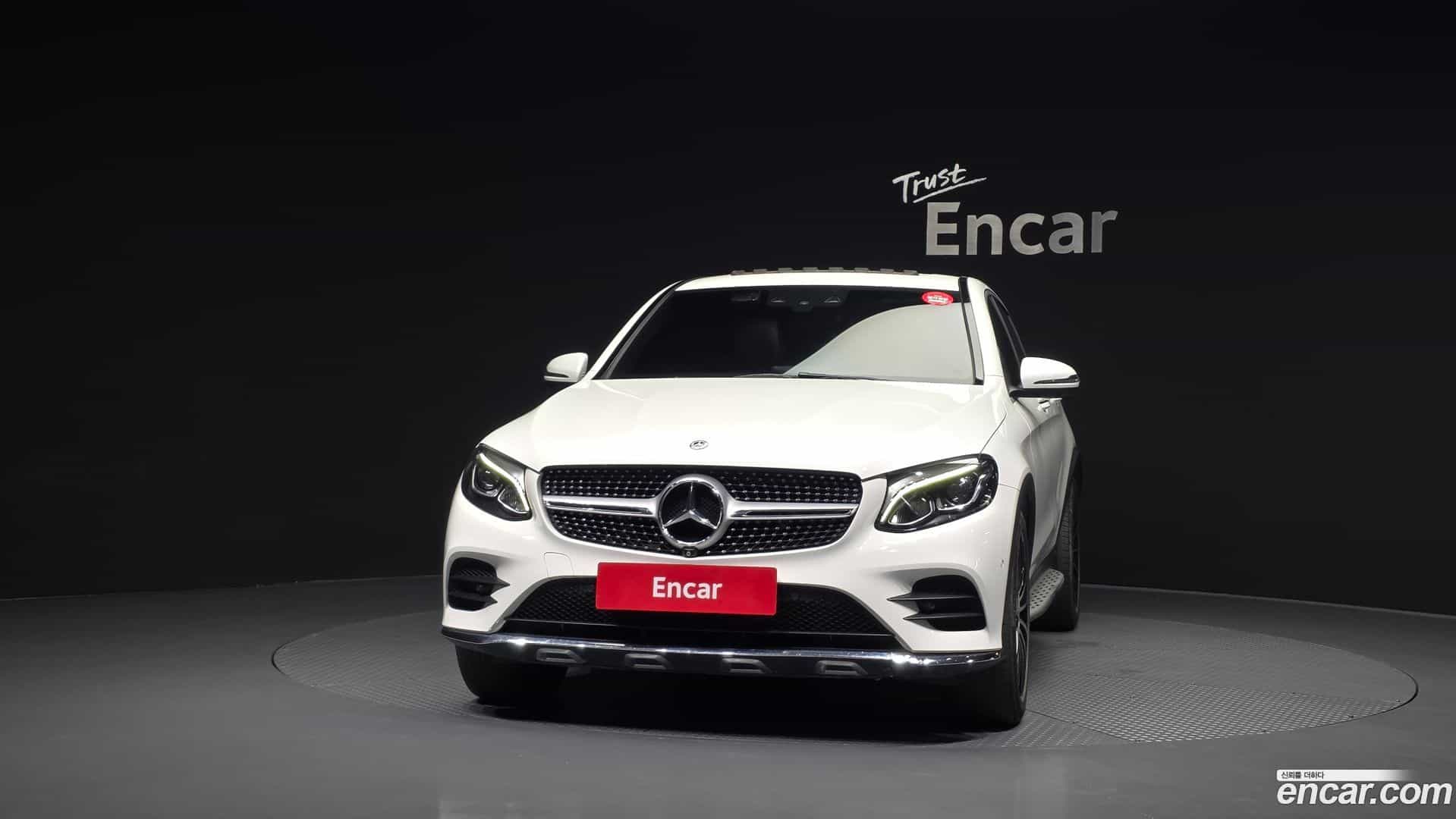 GLC-Class Mercedes-Benz 2017.10-OUTER-003