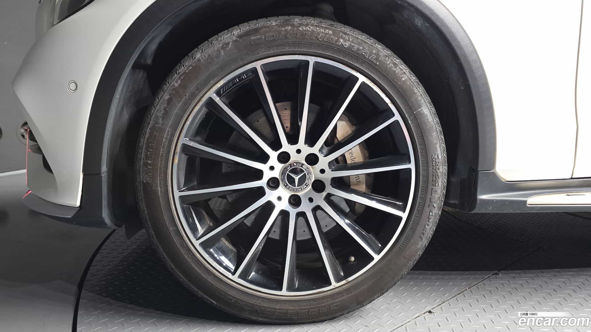 GLC-Class Mercedes-Benz 2017.10-OUTER-005