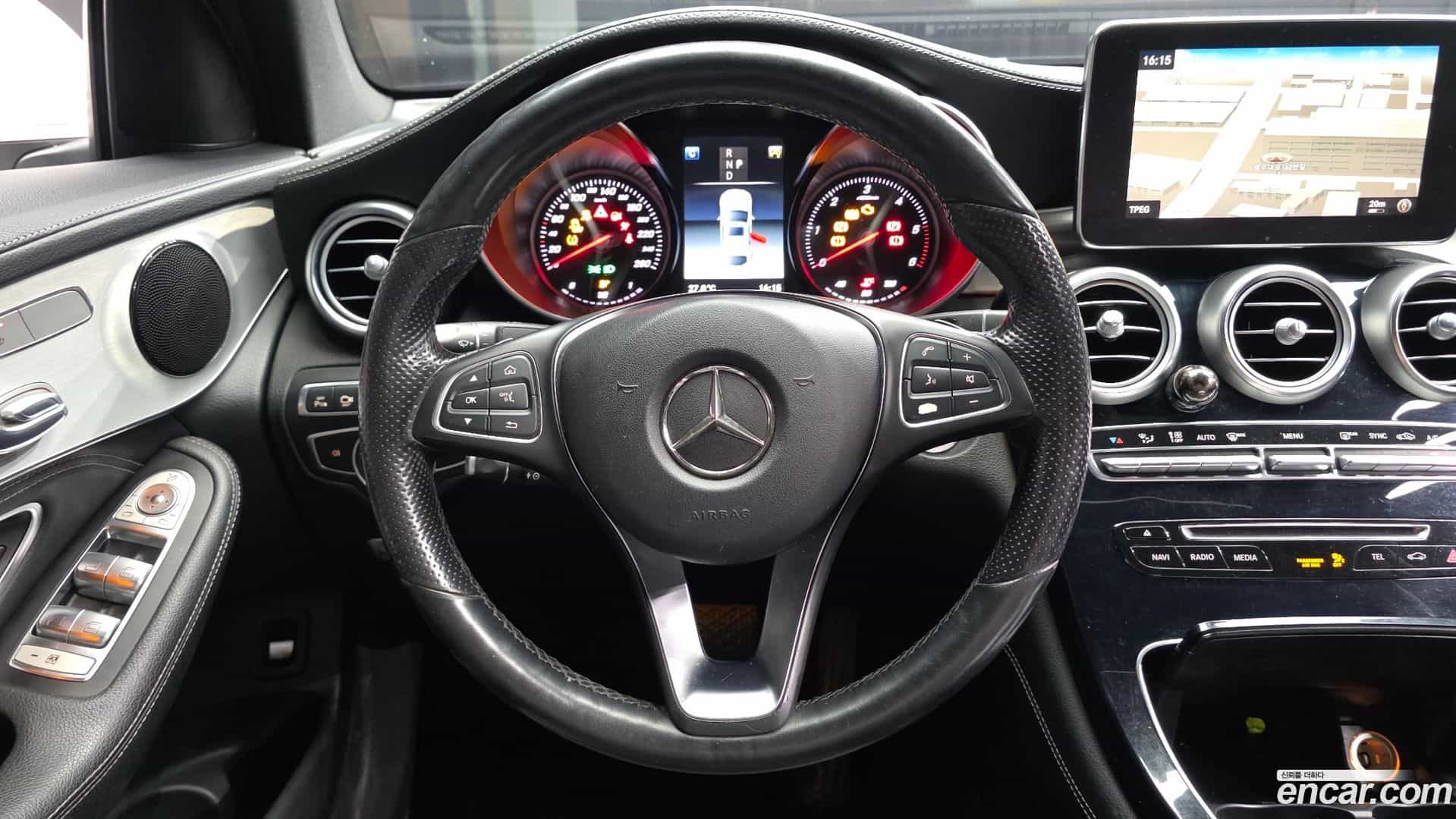 GLC-Class Mercedes-Benz 2017.10-OPTION-017