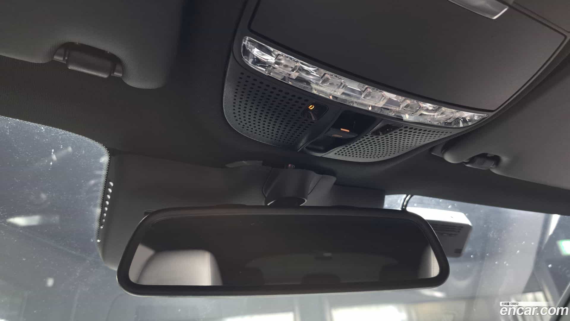 GLC-Class Mercedes-Benz 2017.10-OPTION-020