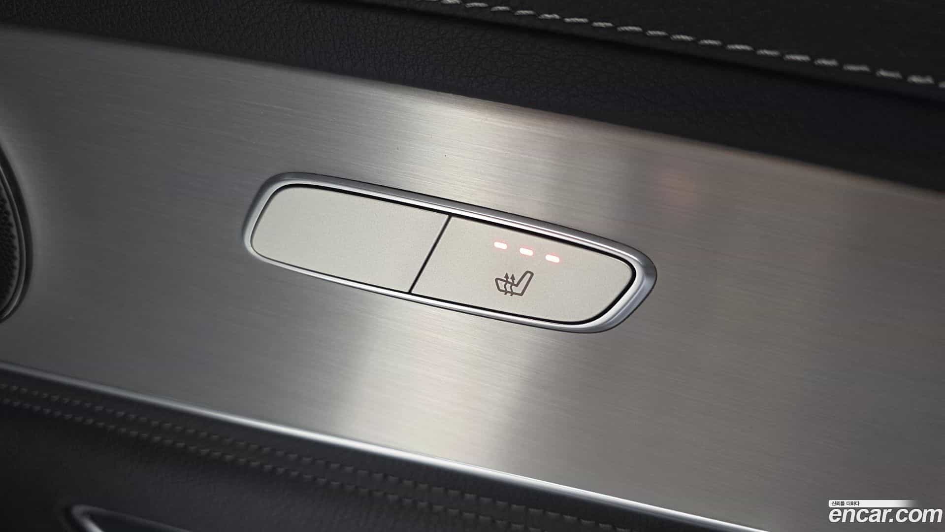 GLC-Class Mercedes-Benz 2017.10-OPTION-022