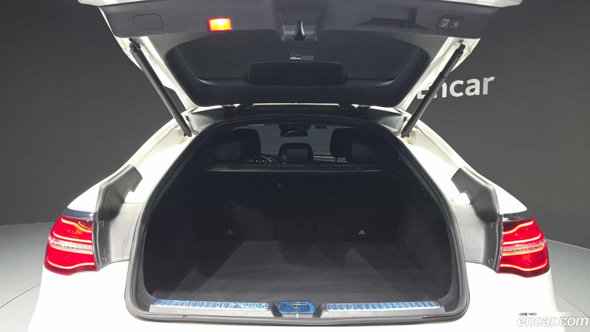 GLC-Class Mercedes-Benz 2017.10-OPTION-024