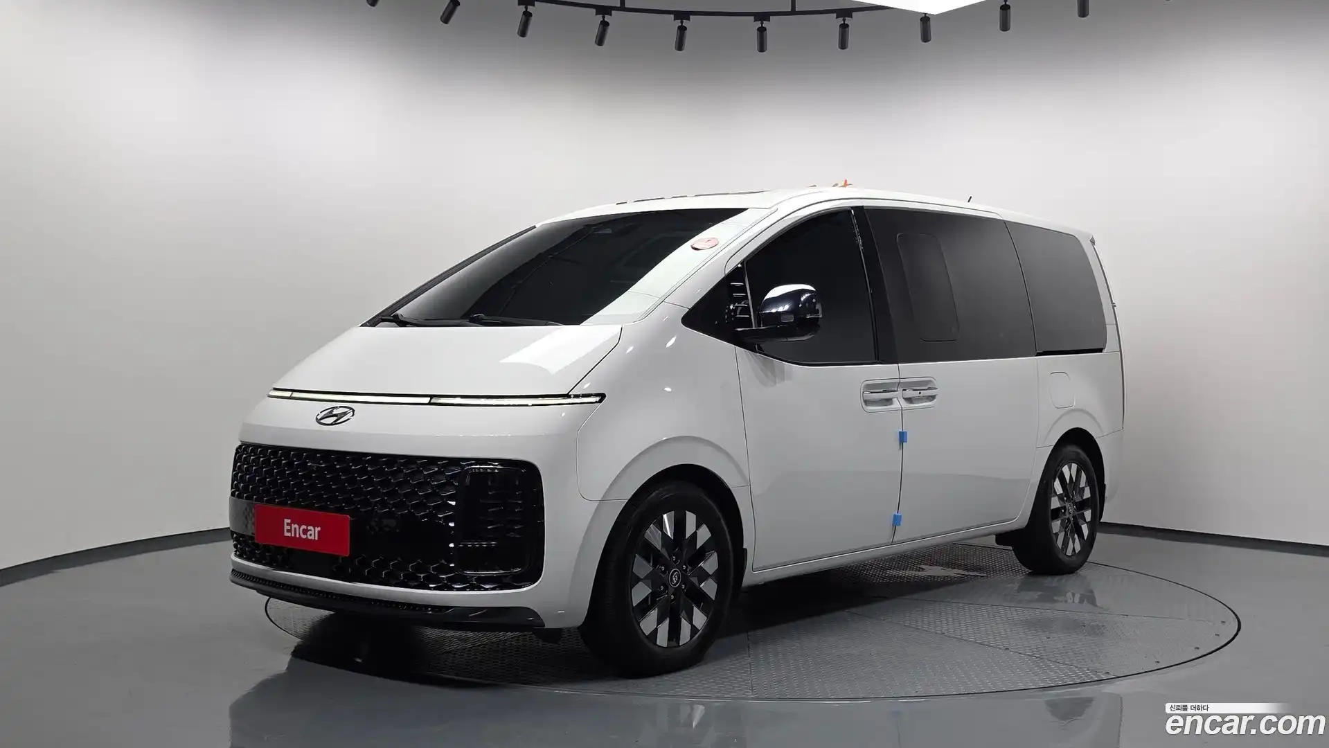 Staria Hyundai 2022.1-OUTER-001