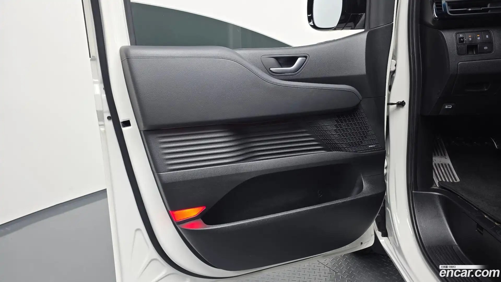 Staria Hyundai 2022.1-INNER-034