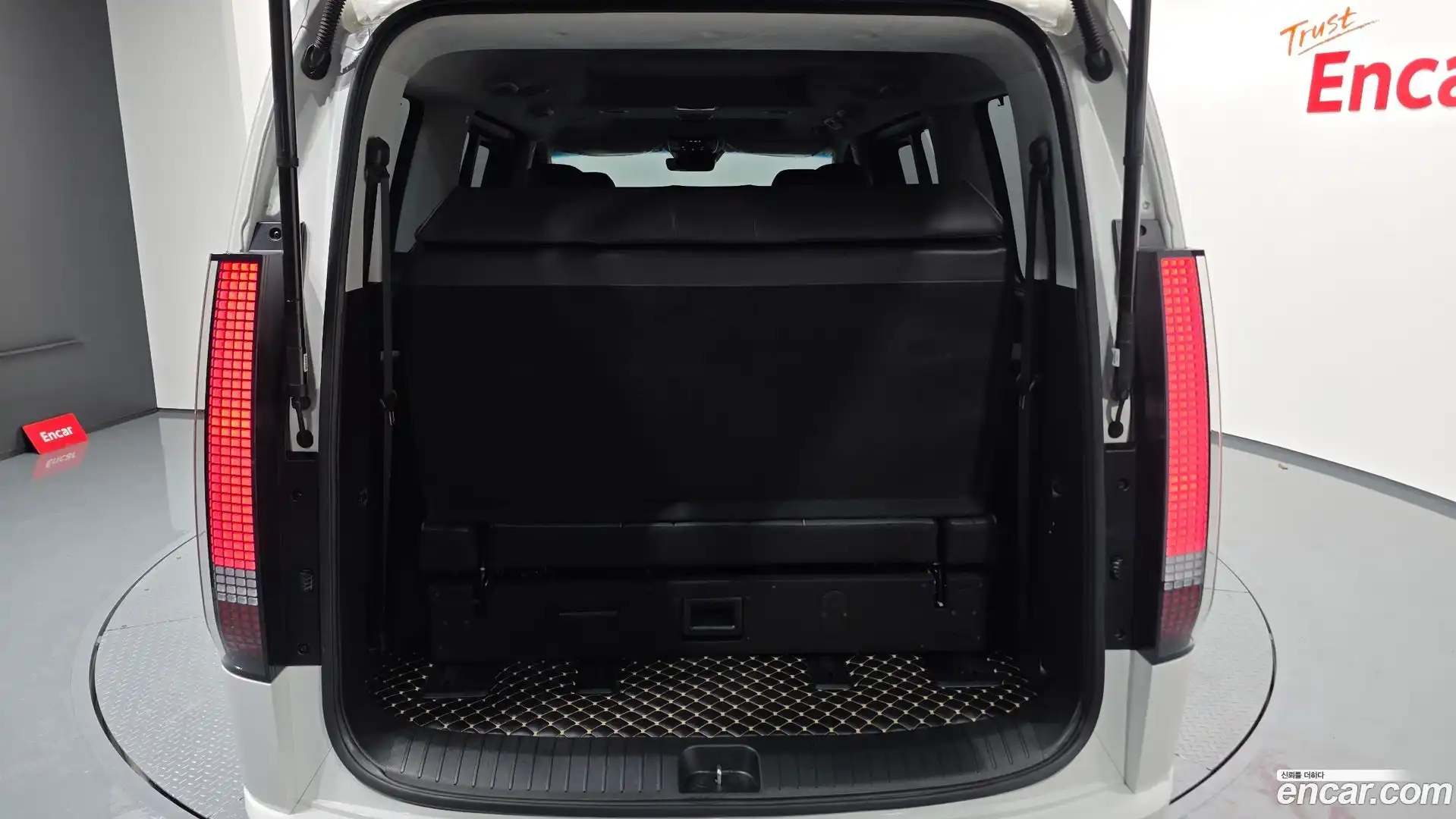 Staria Hyundai 2022.1-OPTION-043