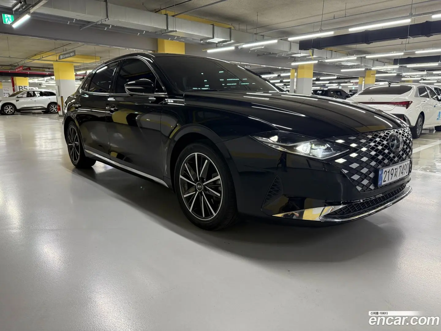 Main__Slider__Photo:Grandeur Hyundai 2022.3-0