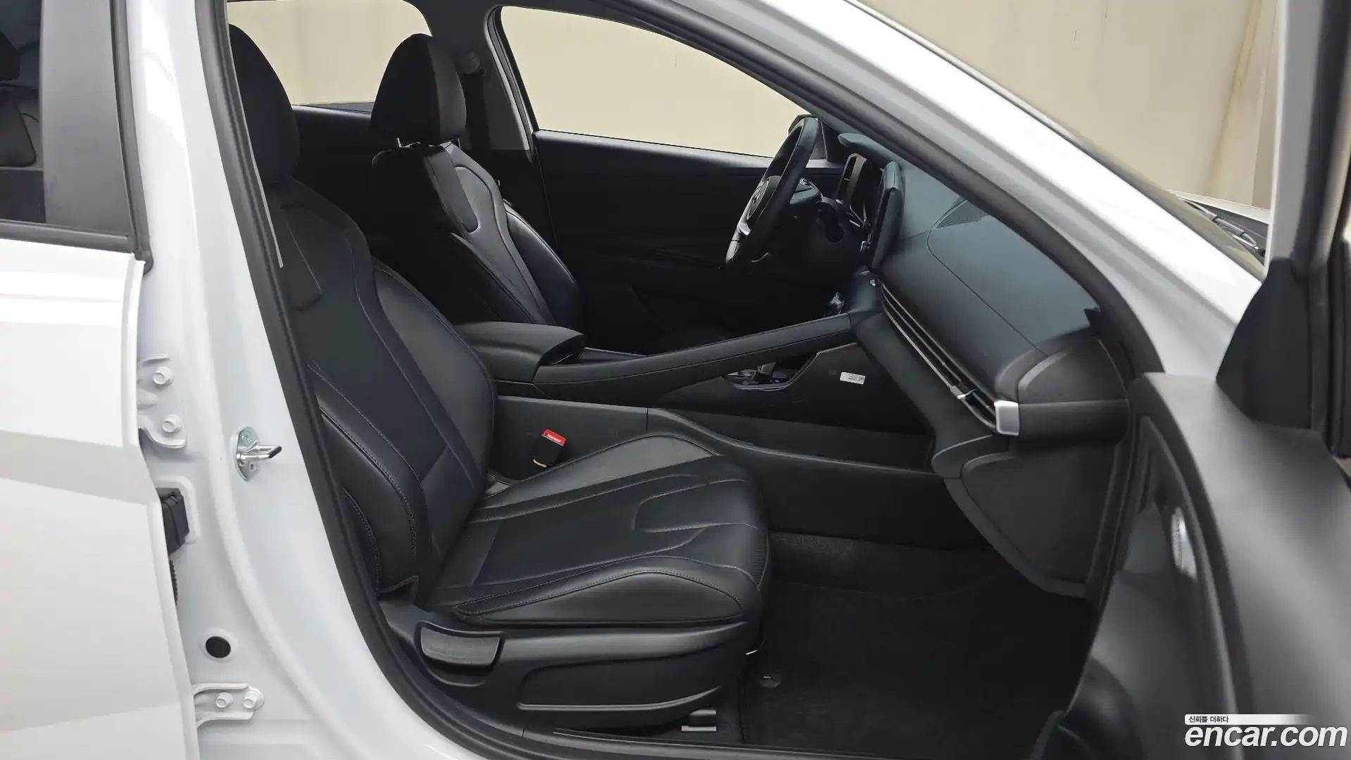 AVANTE Hyundai 2023.2-OPTION-015