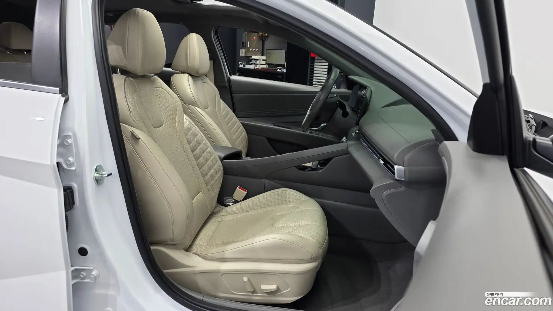 AVANTE Hyundai 2024.6-OPTION-015