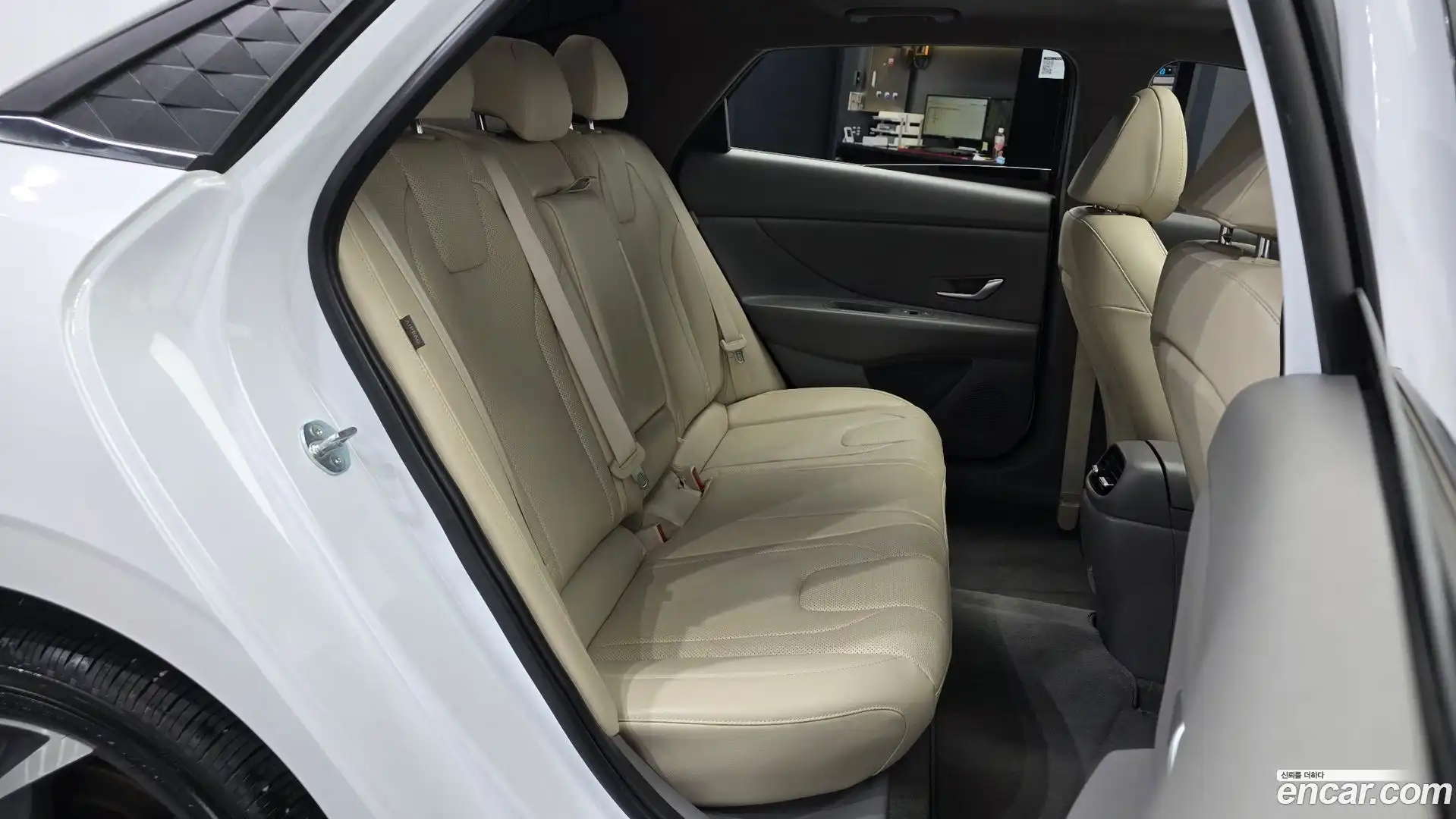 AVANTE Hyundai 2024.6-OPTION-016