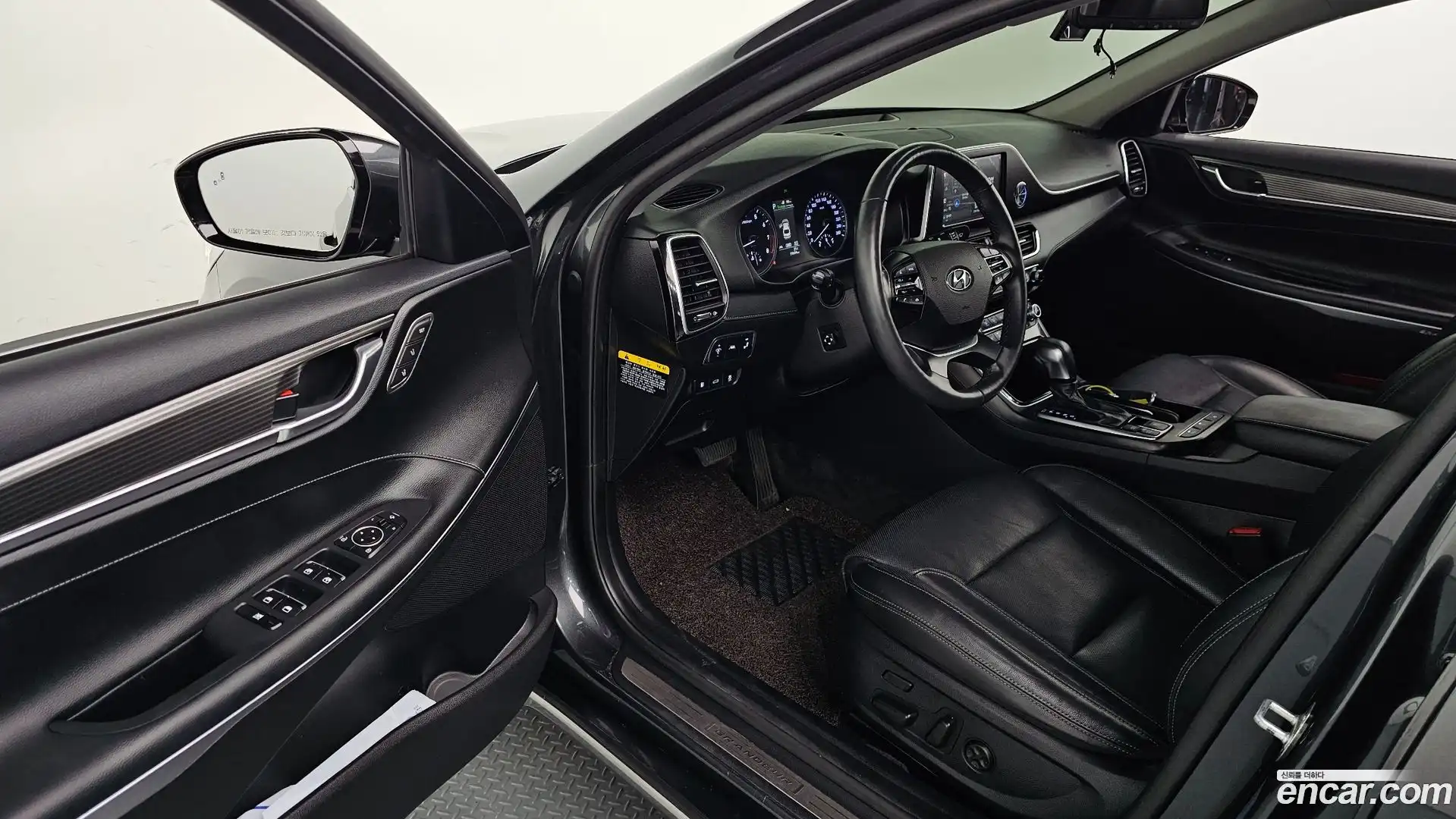 Grandeur Hyundai 2019.9-INNER-010
