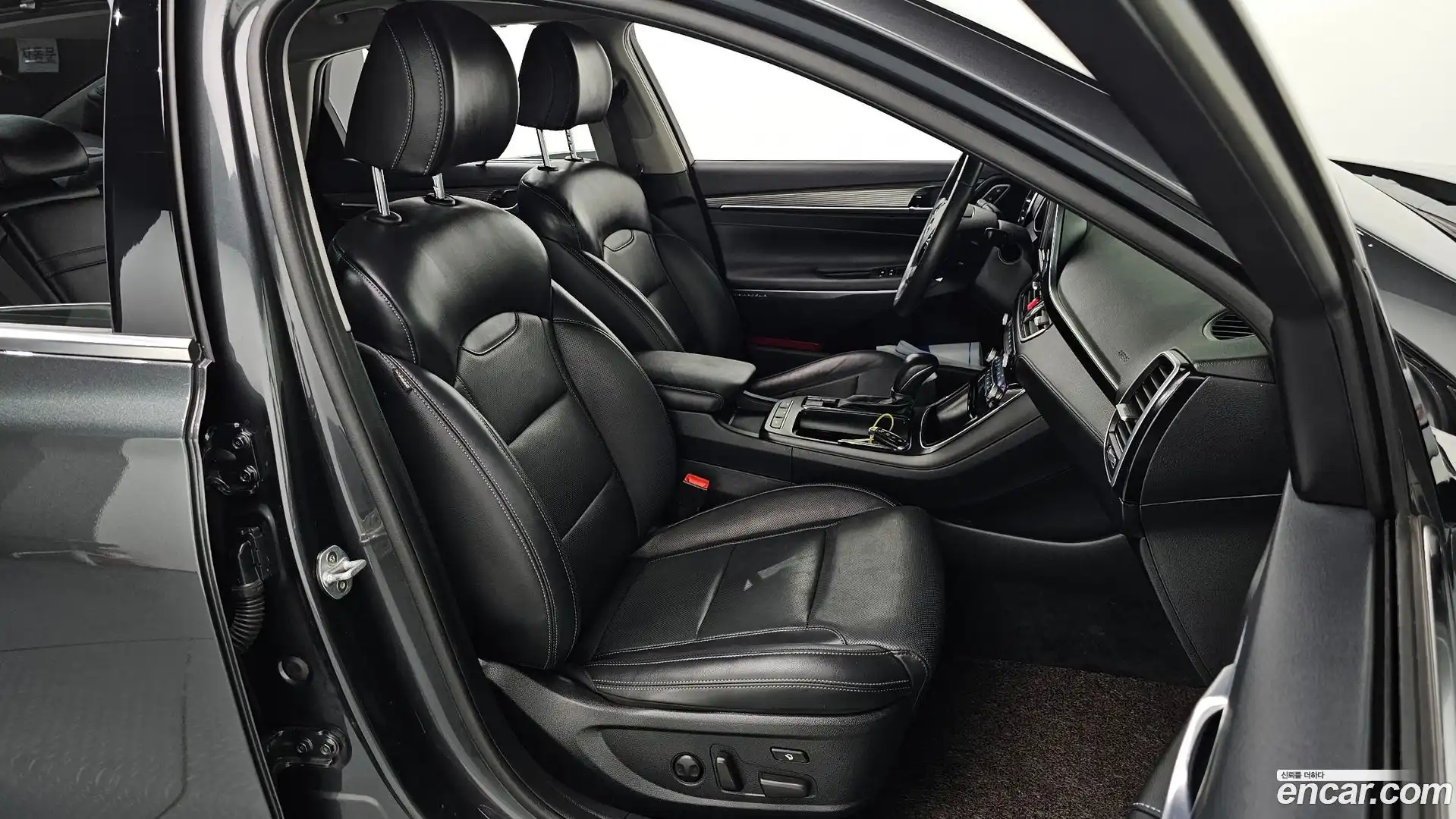 Grandeur Hyundai 2019.9-INNER-036