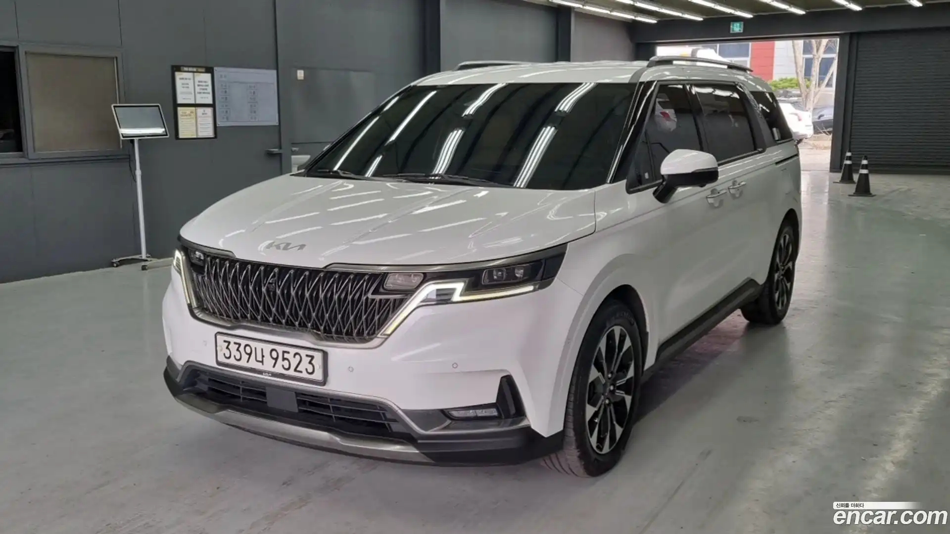 Canival Kia 2022.1-OUTER-001