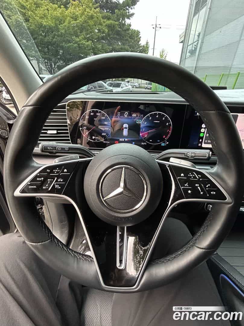 GLE-Class Mercedes-Benz 2024.7-INNER-009