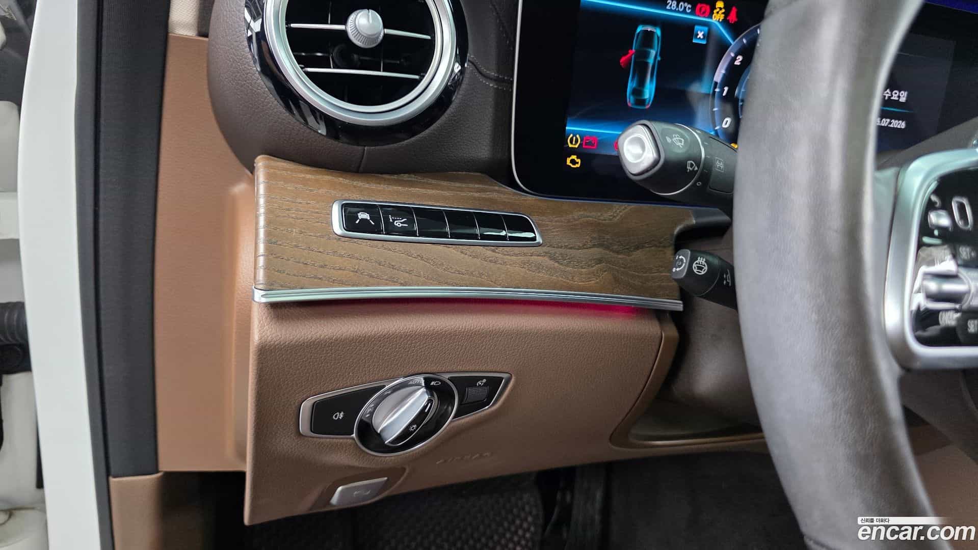 E-Class Mercedes-Benz 2019.6-OPTION-020