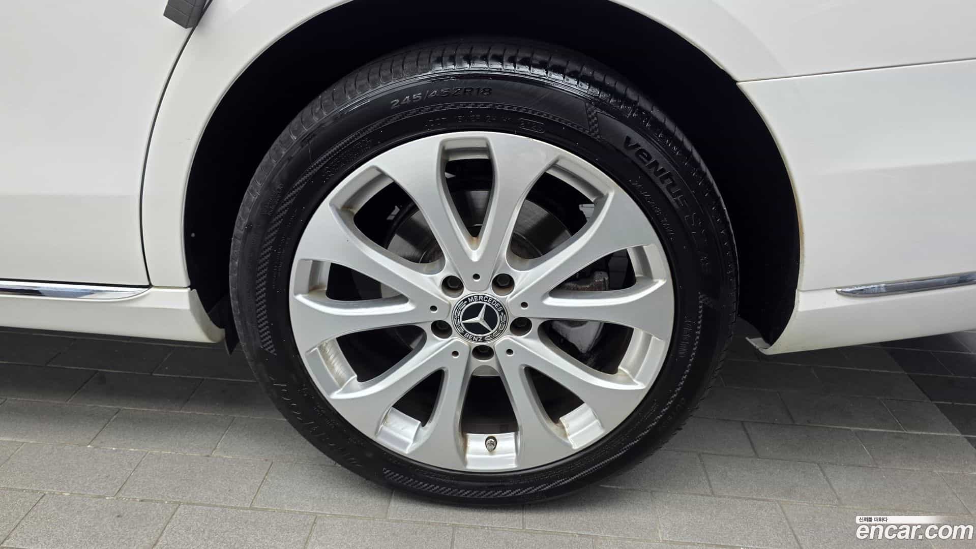 E-Class Mercedes-Benz 2019.6-OUTER-031