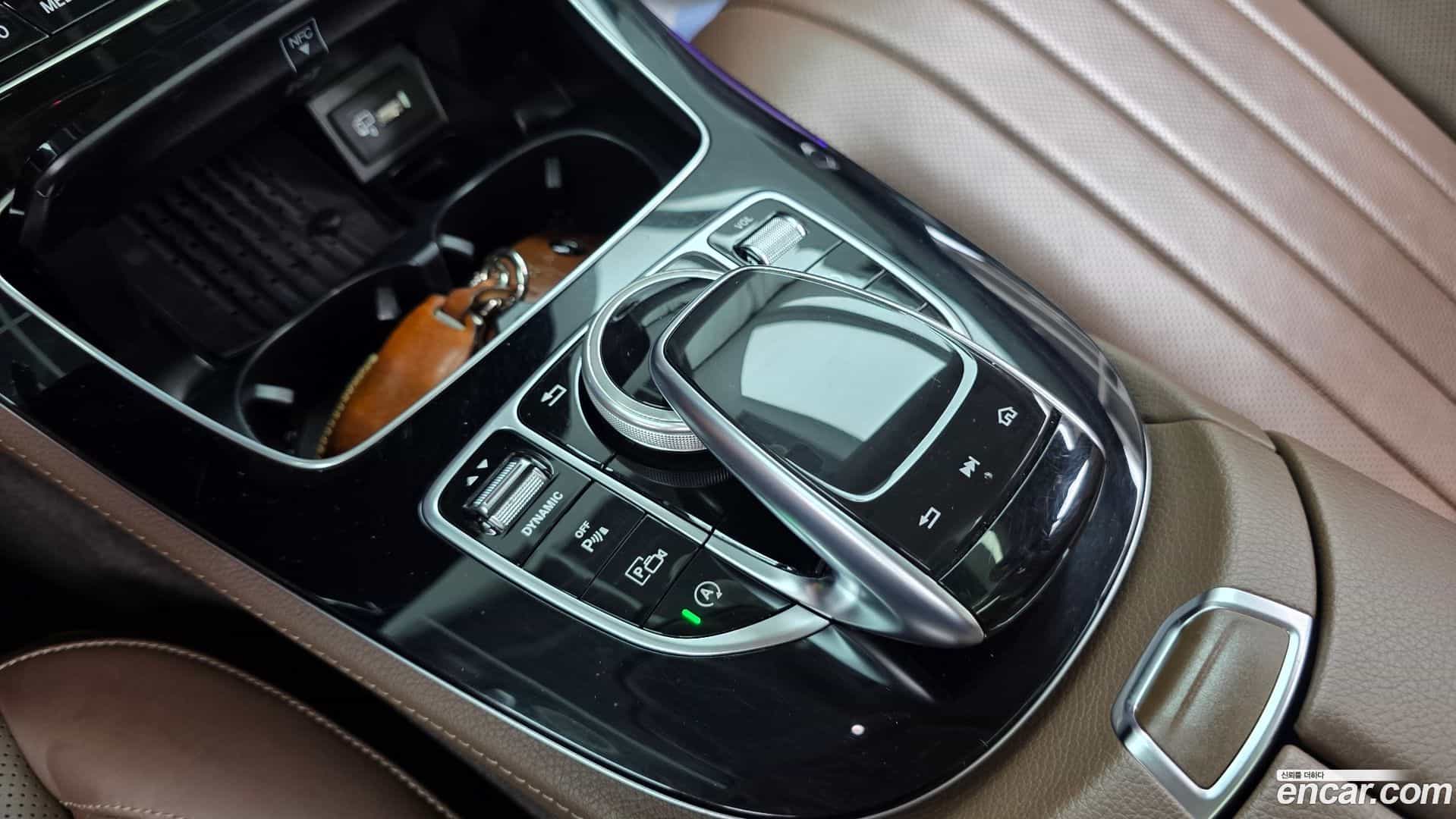 E-Class Mercedes-Benz 2019.6-OPTION-041