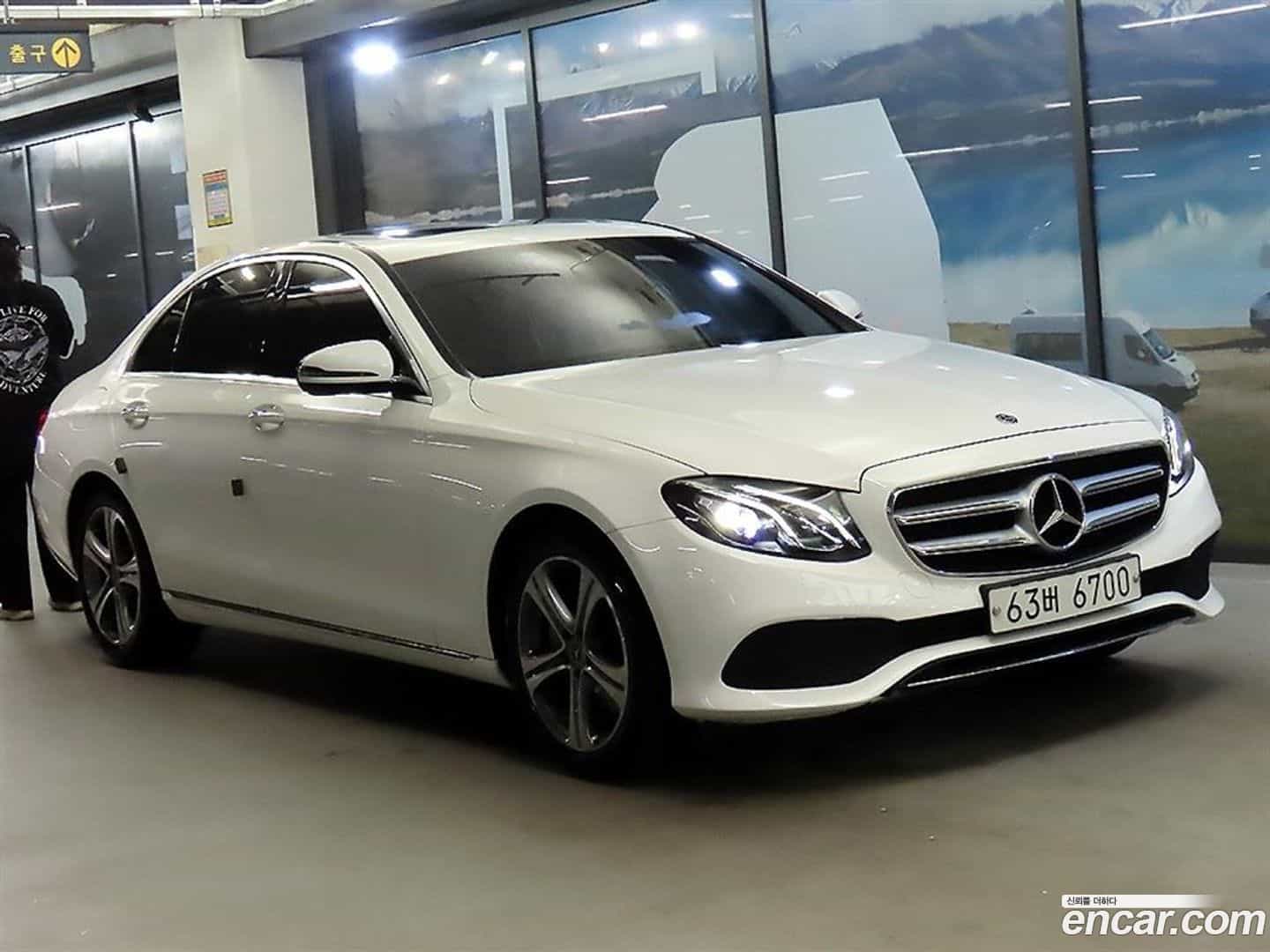 E-Class Mercedes-Benz 2018.10-OUTER-001