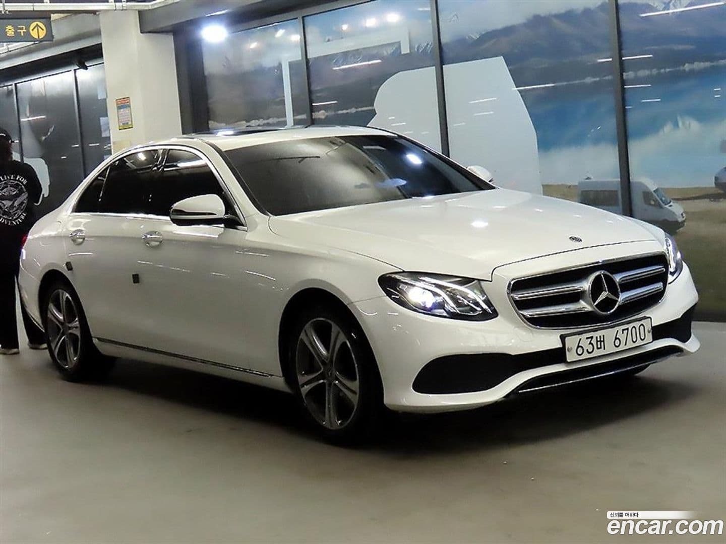 Main__Slider__Photo:E-Class Mercedes-Benz 2018.10-0