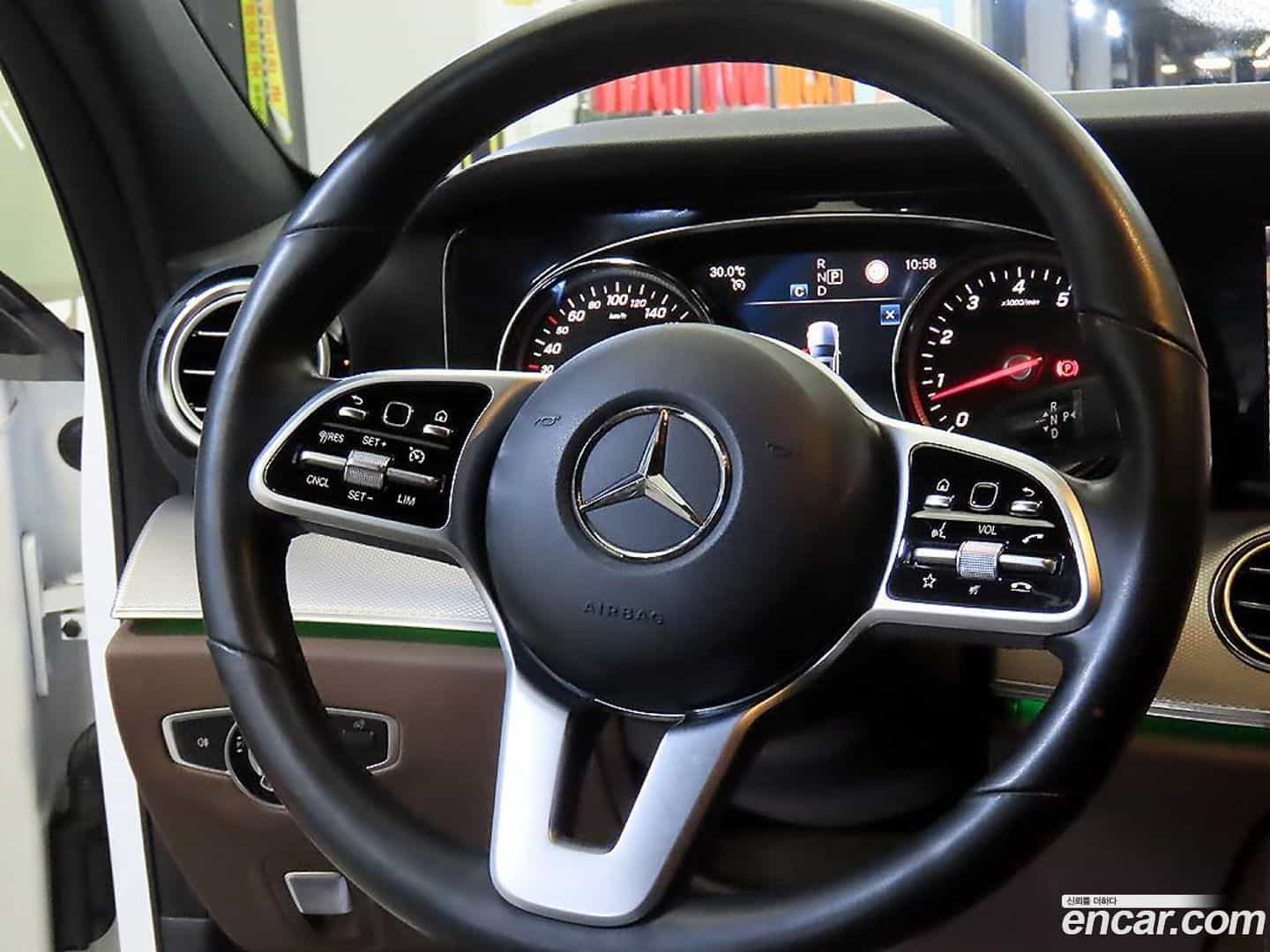 E-Class Mercedes-Benz 2018.10-INNER-008