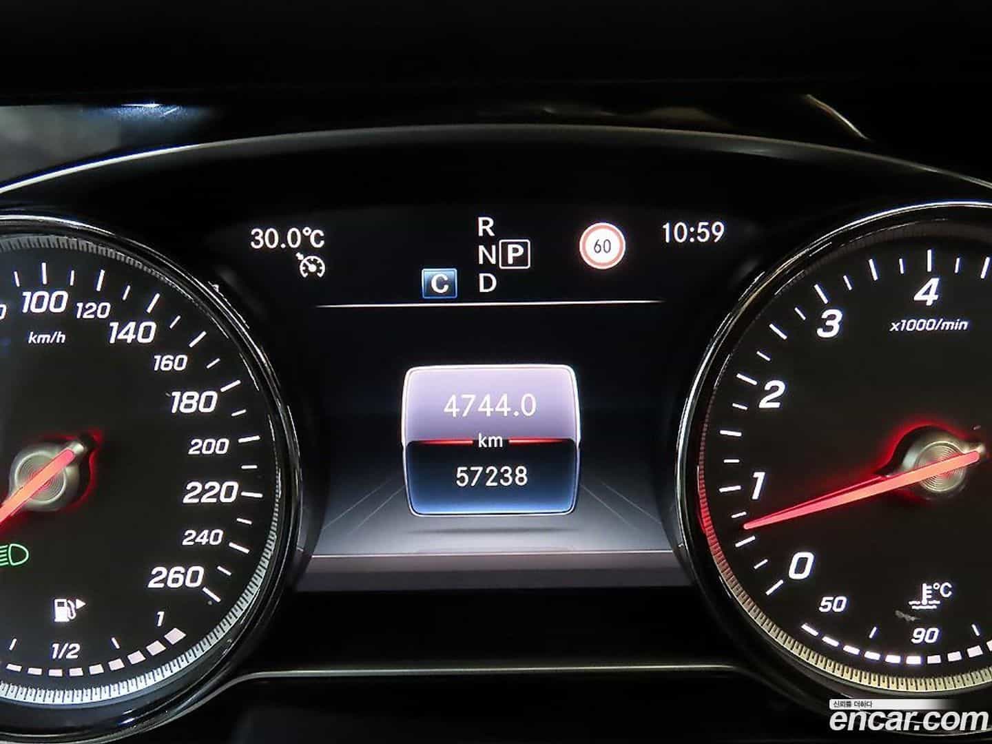 E-Class Mercedes-Benz 2018.10-INNER-009