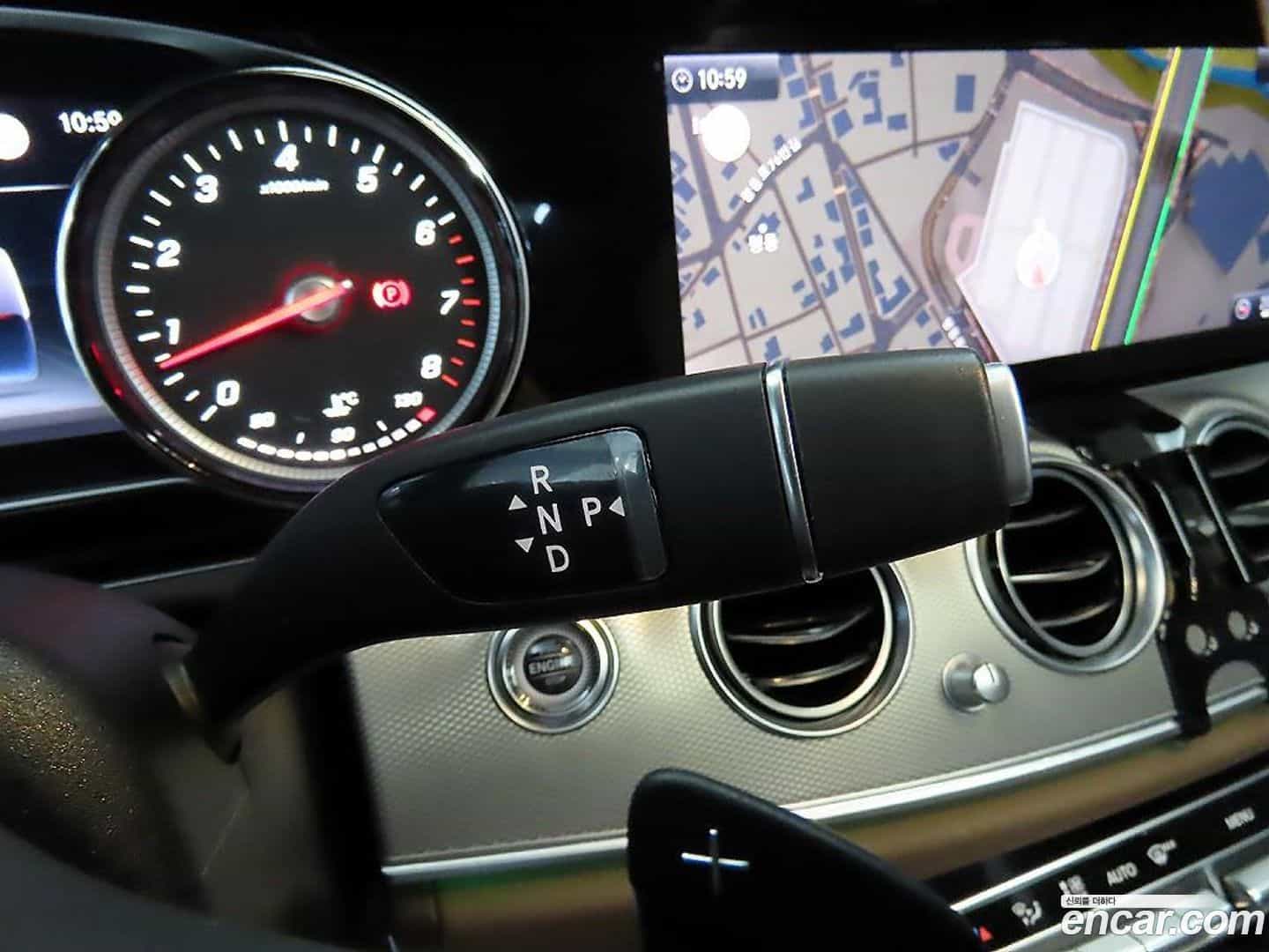 E-Class Mercedes-Benz 2018.10-OPTION-016