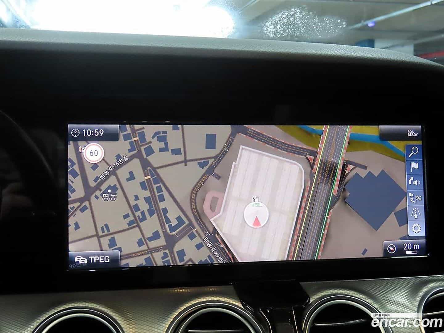 E-Class Mercedes-Benz 2018.10-OPTION-017