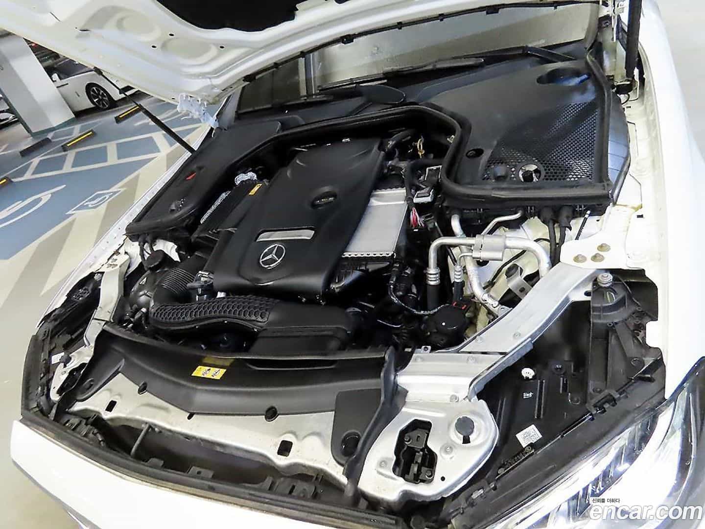 E-Class Mercedes-Benz 2018.10-OPTION-023