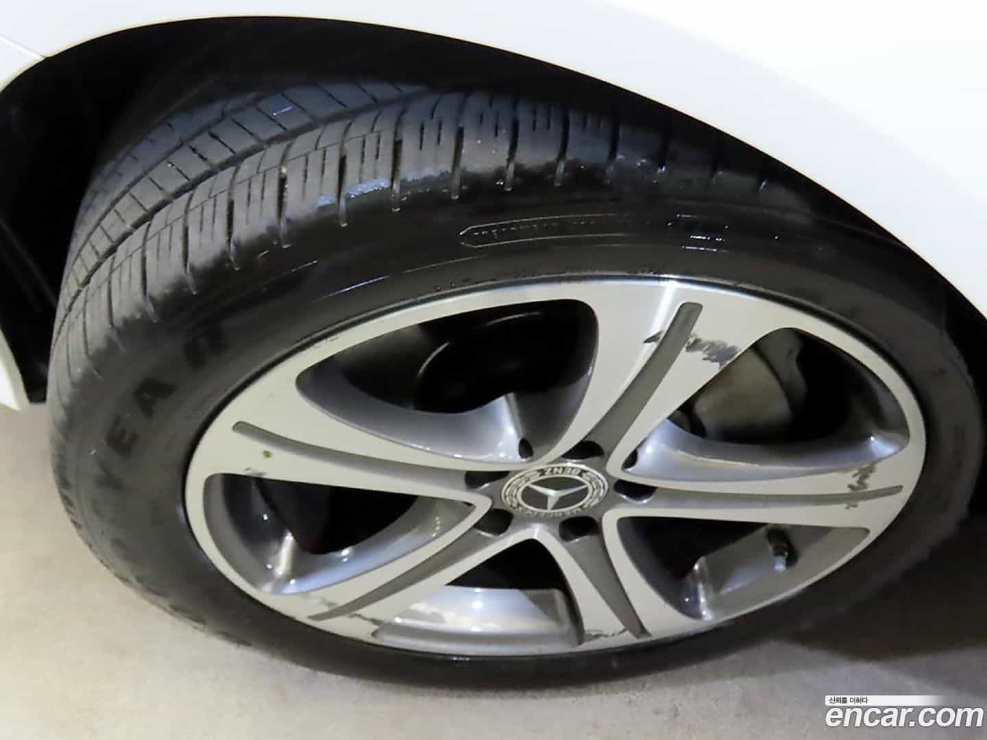 E-Class Mercedes-Benz 2018.10-OPTION-024