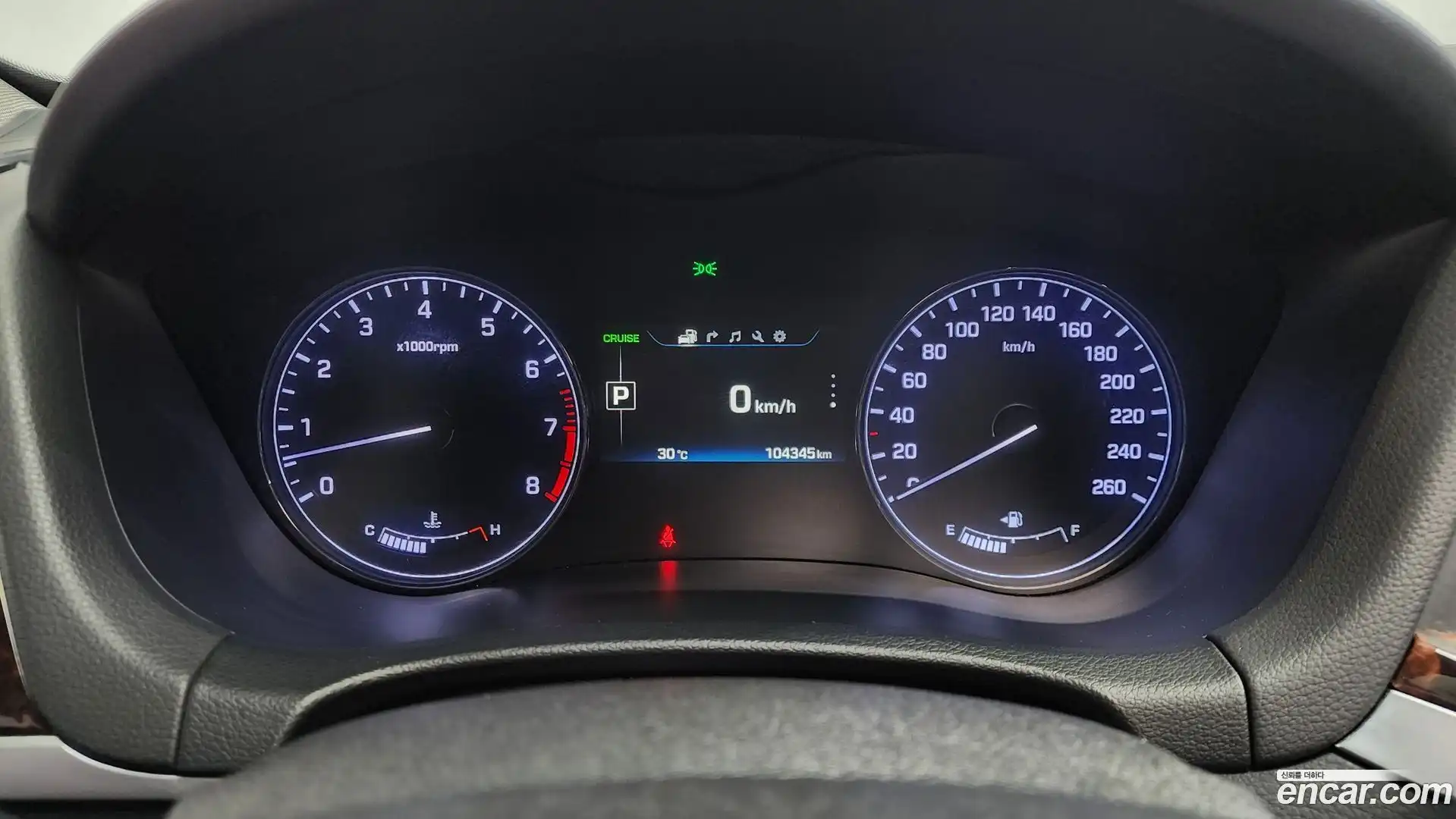 Genesis Hyundai 2016.0-INNER-008