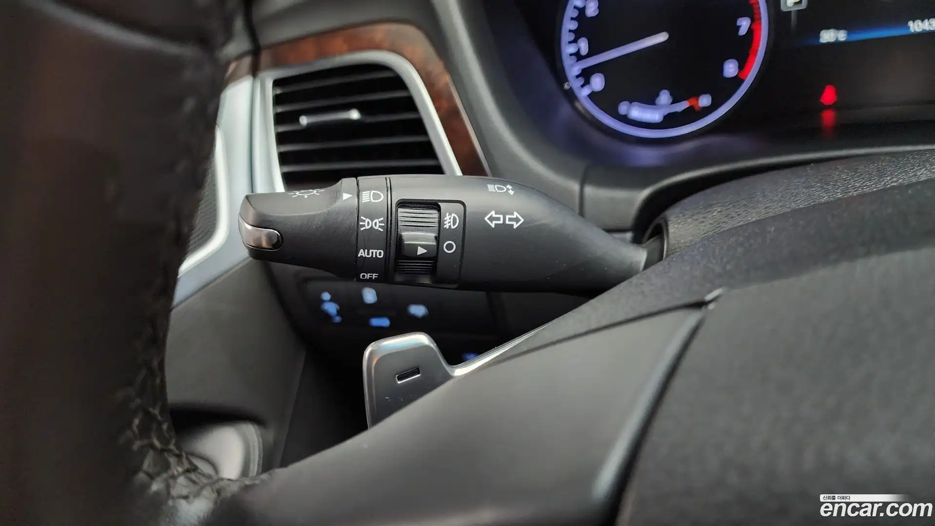 Genesis Hyundai 2016.0-OPTION-042