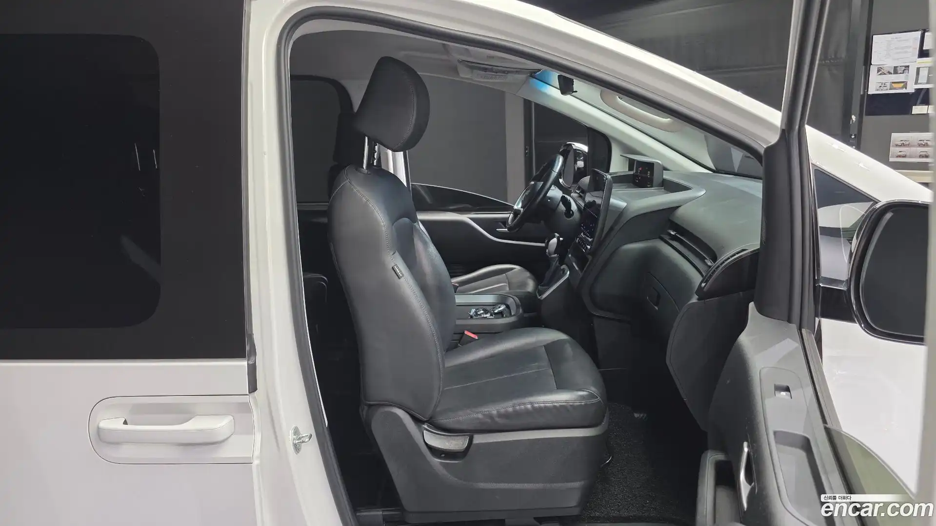 Staria Hyundai 2024.3-OPTION-015