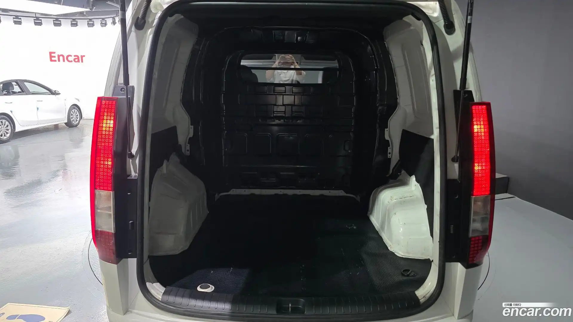 Staria Hyundai 2024.3-OPTION-044