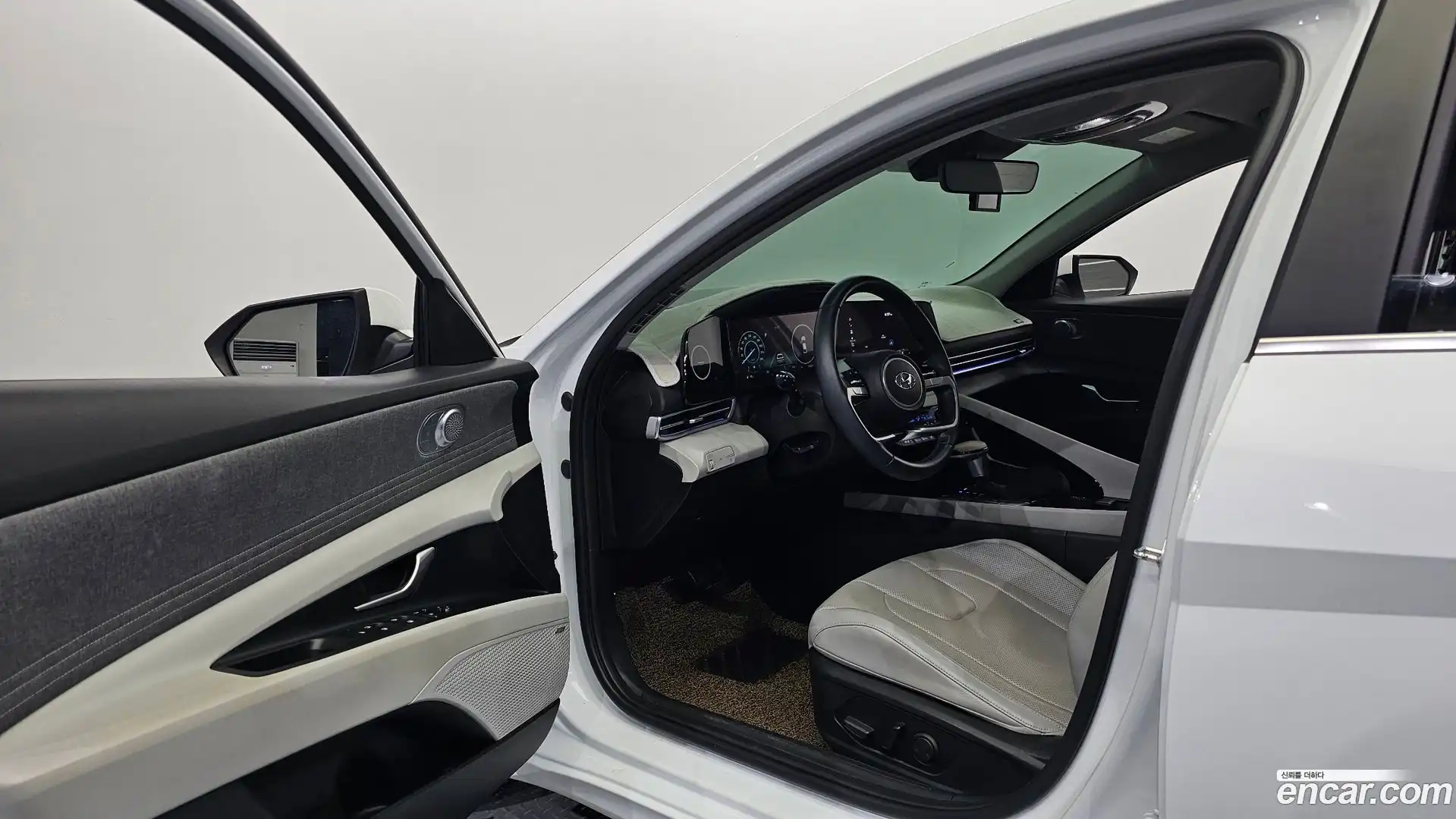 AVANTE Hyundai 2022.6-INNER-010