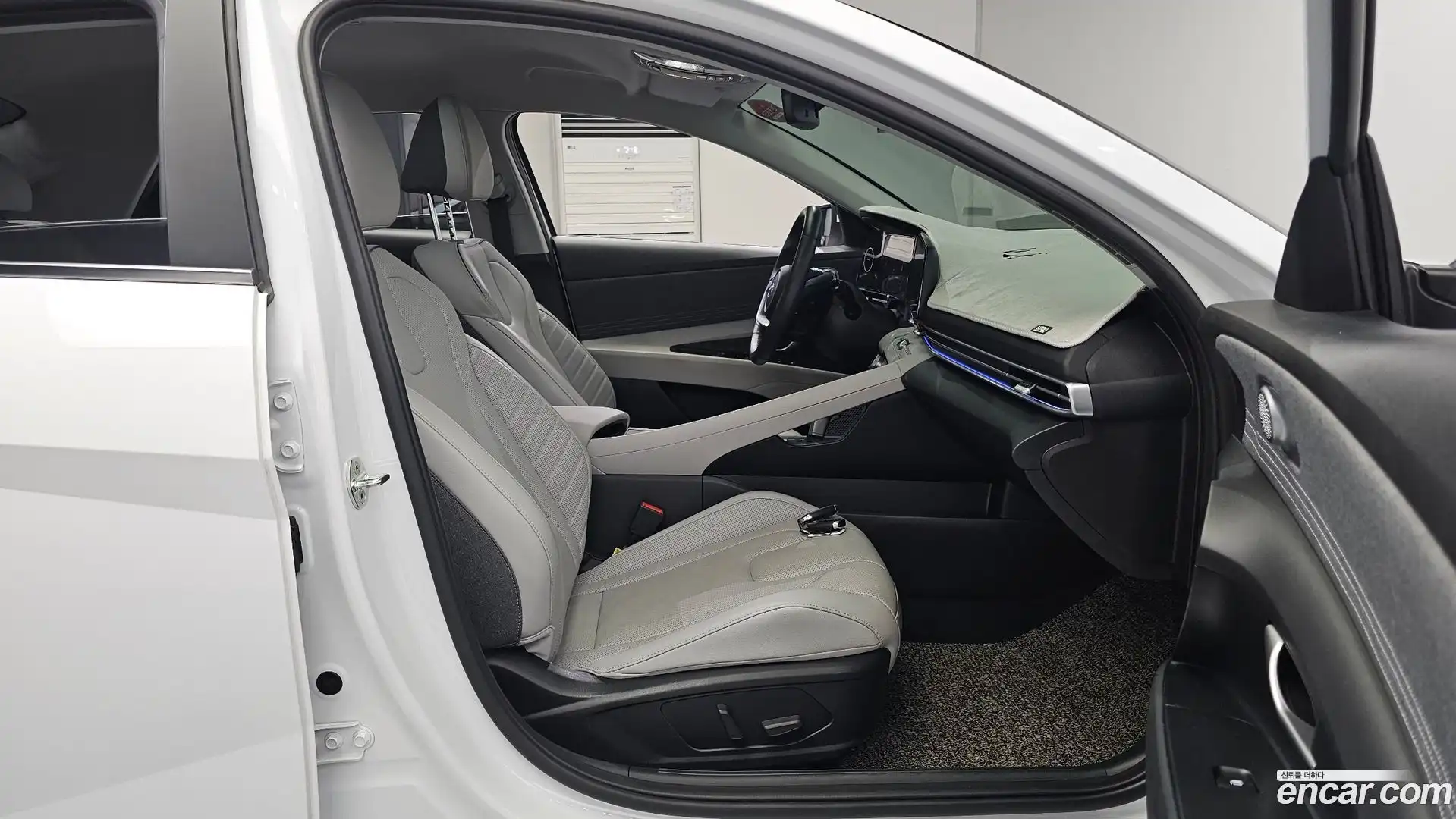 AVANTE Hyundai 2022.6-INNER-036