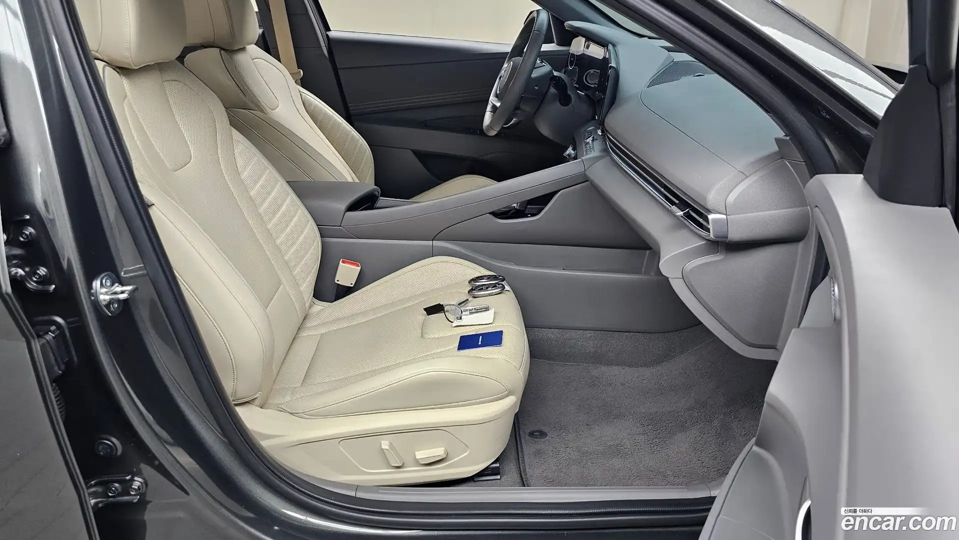 AVANTE Hyundai 2024.2-INNER-036